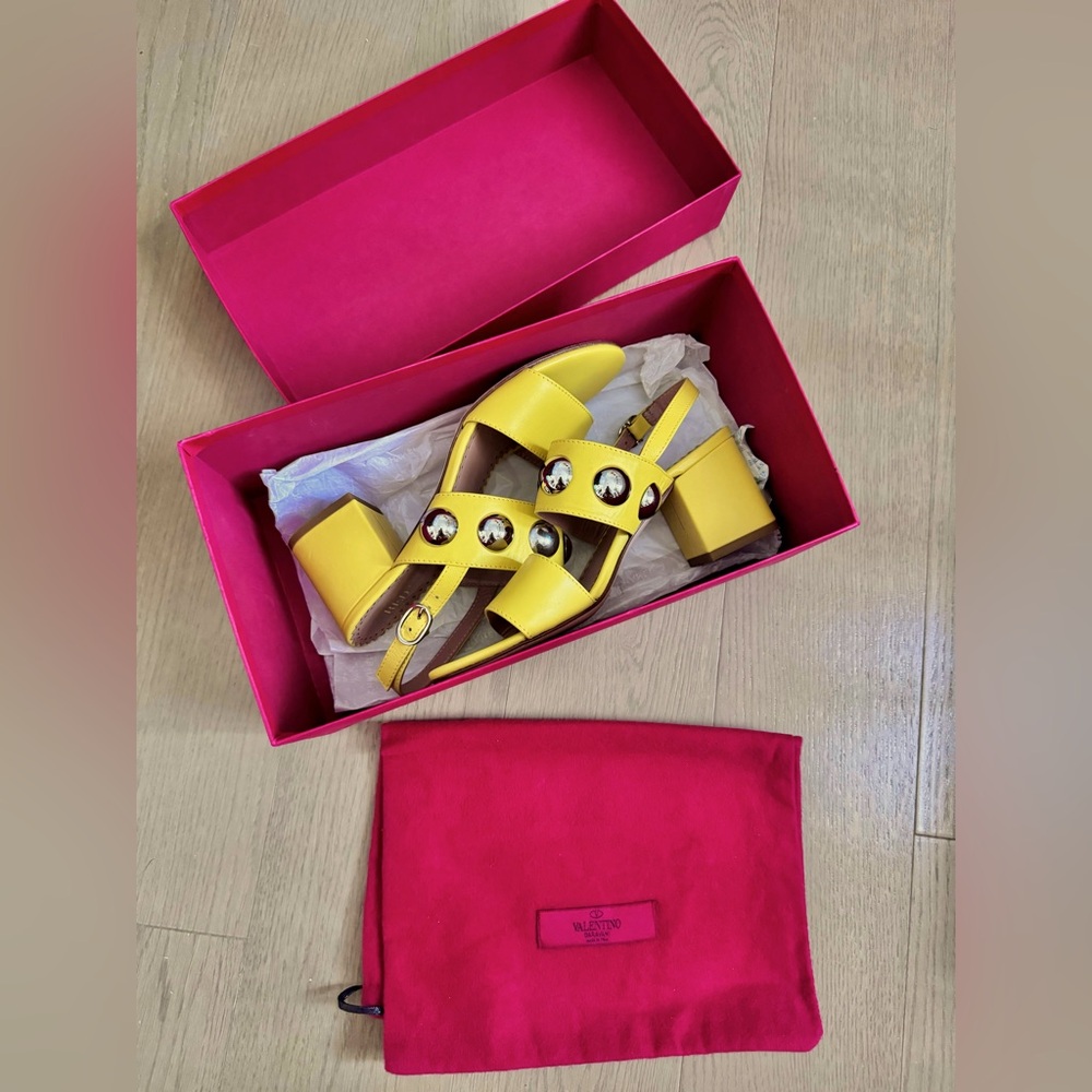 RED Valentino bulk heels- size 37